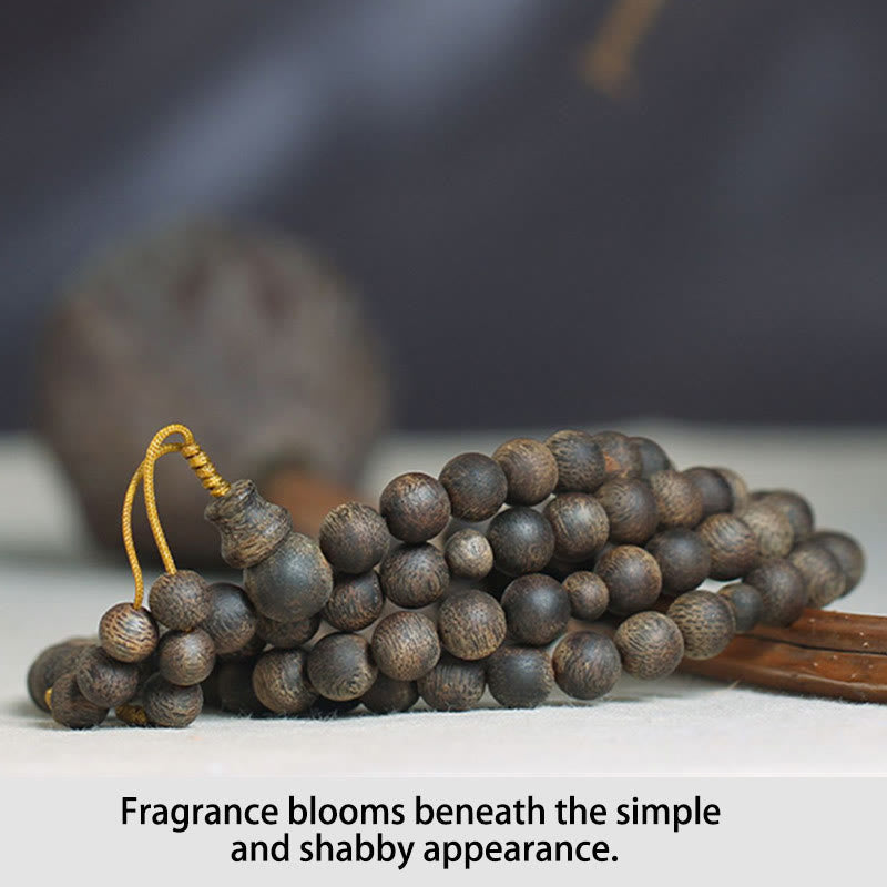 Bracelet Mala en bois d'agar Qinan blanc de 8 mm pour la paix et la force