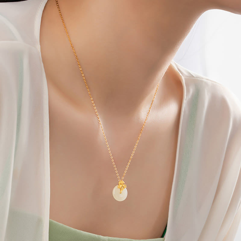 Collier de prospérité en argent sterling 925 et jade Hetian avec feuilles de ginkgo