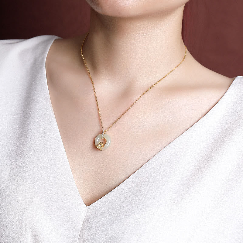 Collier porte-bonheur en argent sterling 925 et jade Hetian avec boucle de paix et fleur