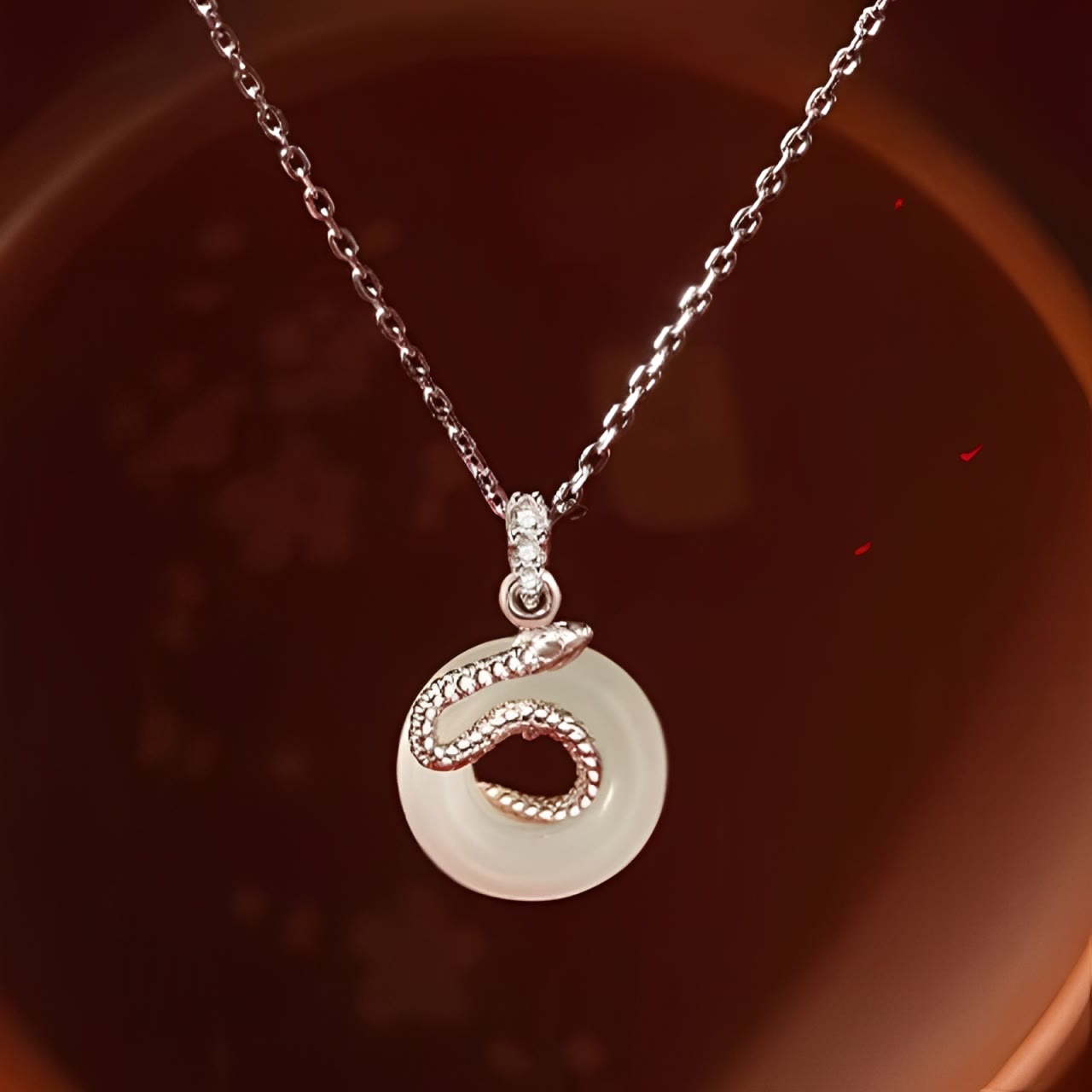 Collier en argent sterling 925 avec boucle de paix en jade Hetian et motif serpent