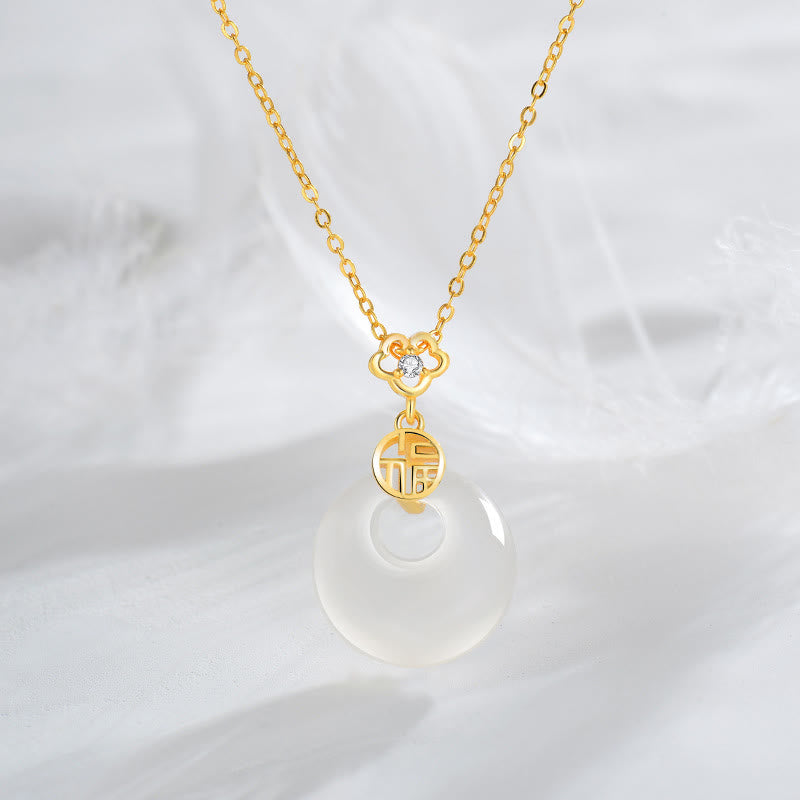 Collier porte-bonheur en argent sterling 925 avec agate blanche et personnage Fu