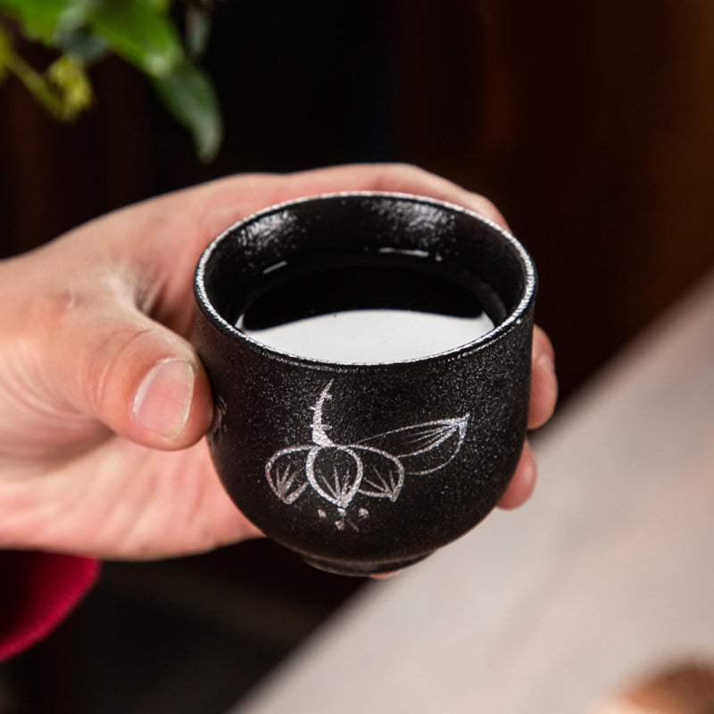 Tasse à thé en céramique noire peinte à la main de 95 ml, motif fleur de lotus