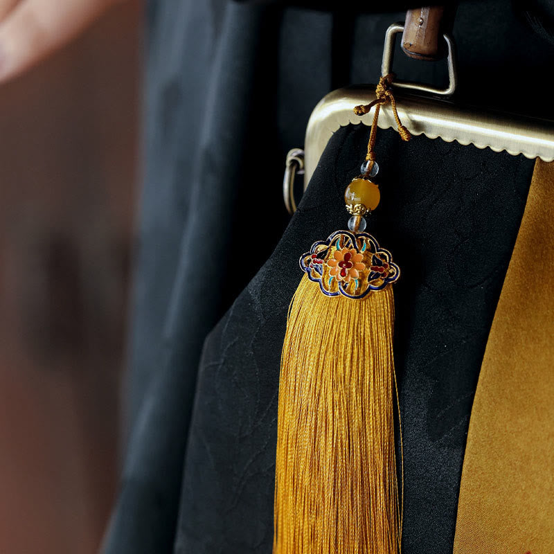 Nature-Inspired Bamboo Handle Bag with Leaves and Bird Design