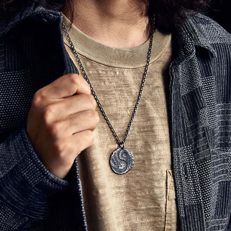 Collier Harmonie en argent sterling 990 avec texture marteau Yin Yang