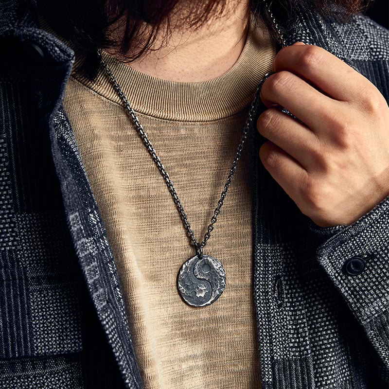 Collier Harmonie en argent sterling 990 avec texture marteau Yin Yang
