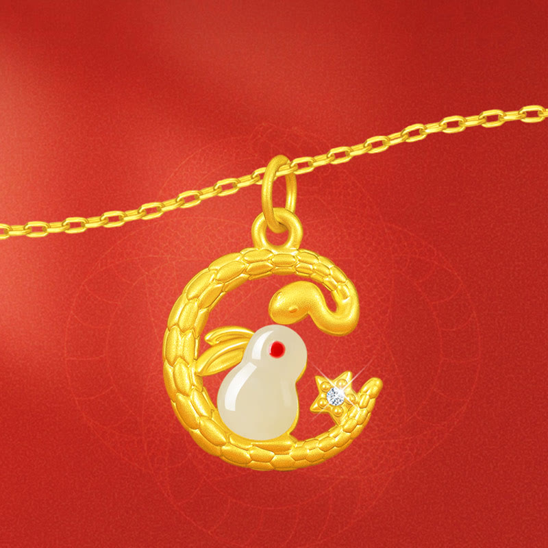 Collier en jade serpent en or 999 autour d'un lapin pour la chance et la protection