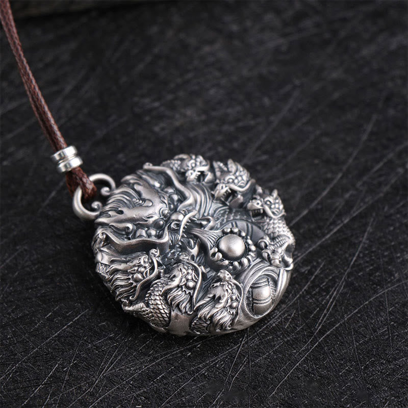 Collier en argent sterling 999 avec neuf dragons jouant avec des perles