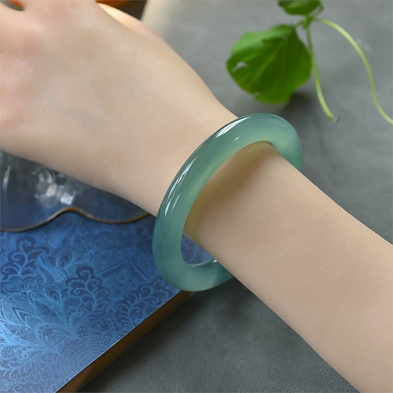 Bracelet jonc en calcédoine verte de 9 mm