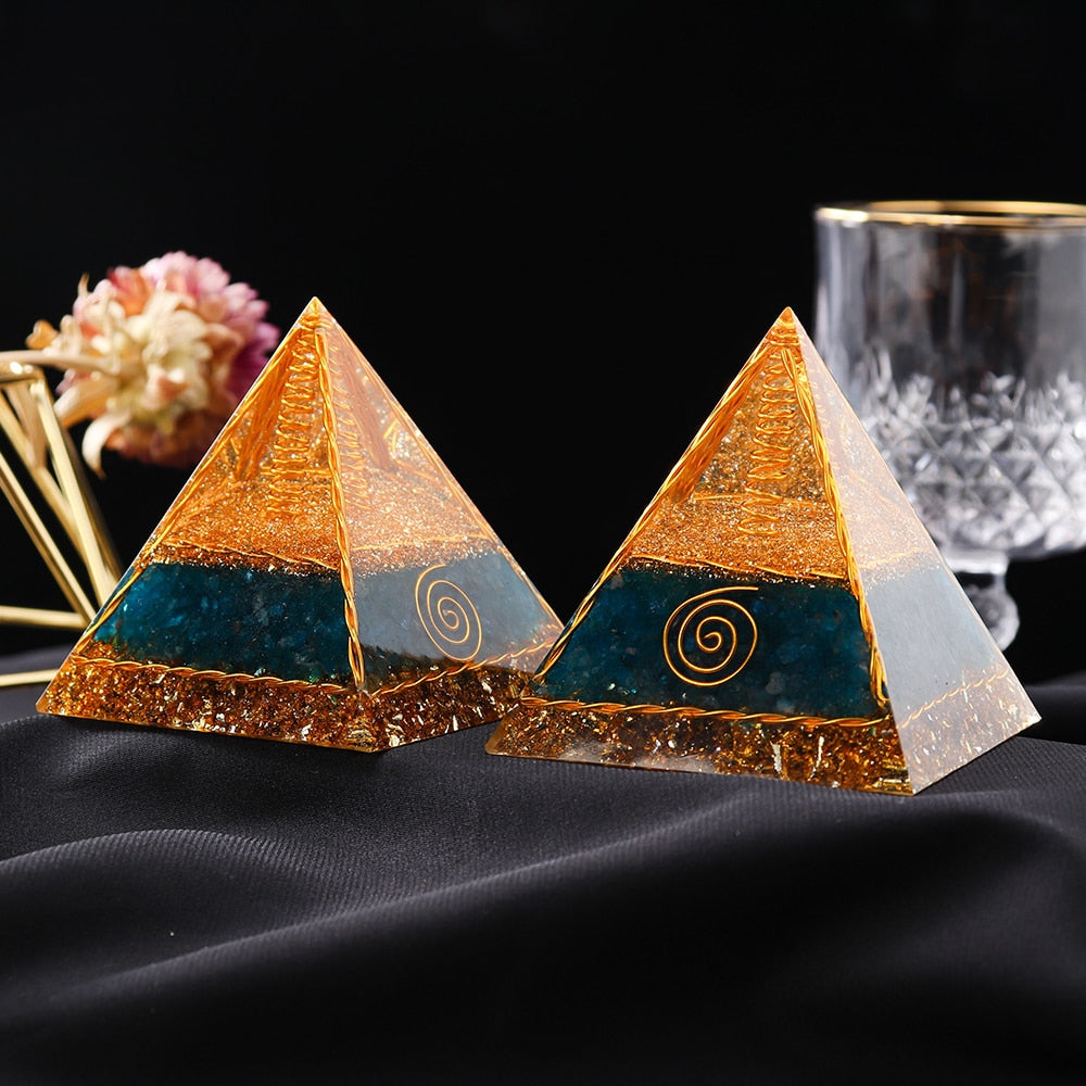 Pyramide d'orgone du créateur abondant