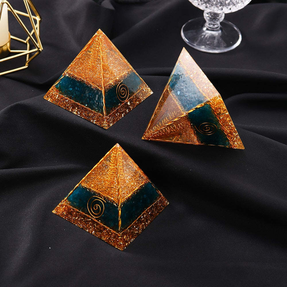 Pyramide d'orgone du créateur abondant