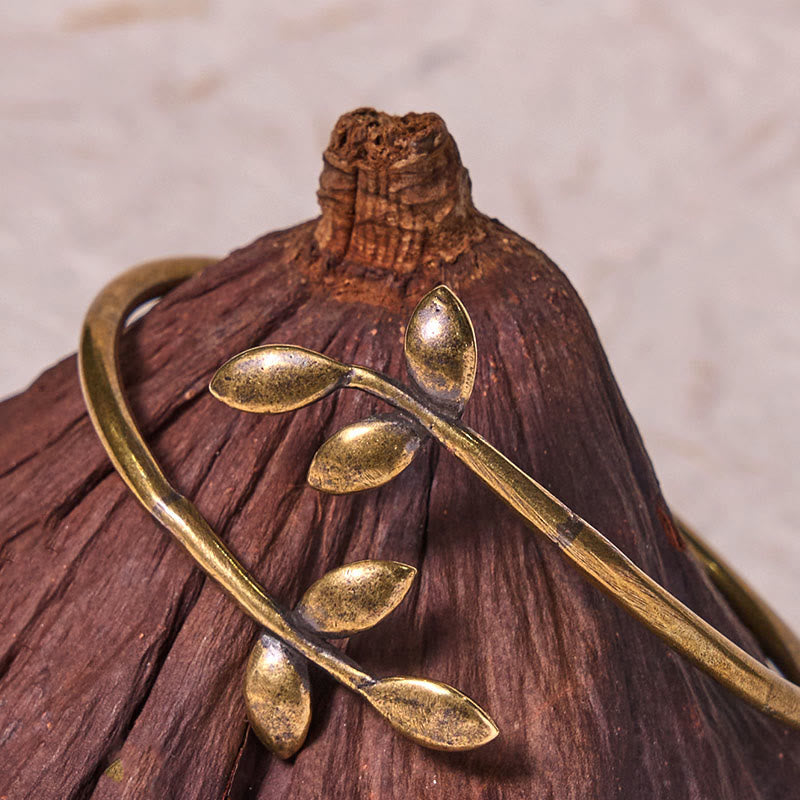 Bracelet jonc spirituel réglable en cuivre avec trèfle porte-bonheur