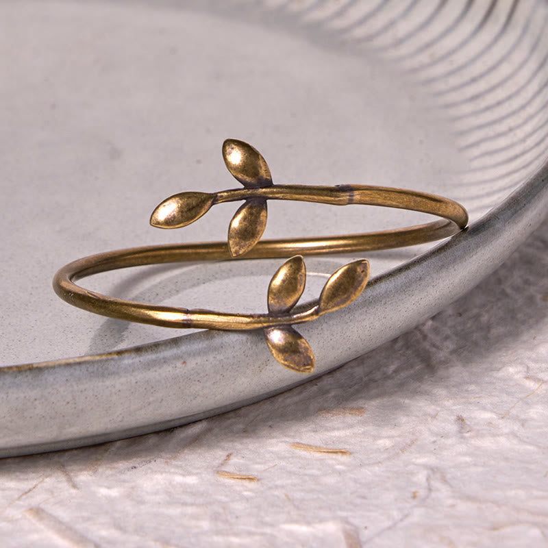 Bracelet jonc spirituel réglable en cuivre avec trèfle porte-bonheur