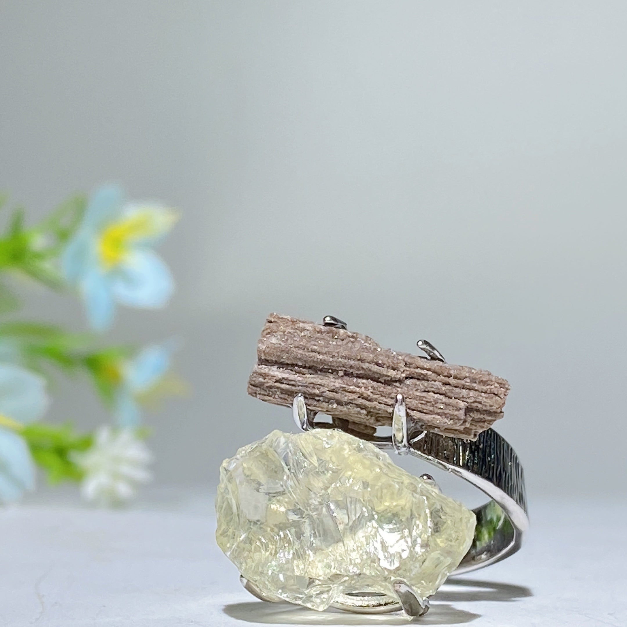 Bague spirituelle réglable en double pierre de cristal brut, énergie de guérison