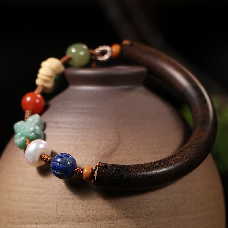 Bracelet Équilibre et Chance en Bois d'Agar avec Lazurite et Jade Hetian