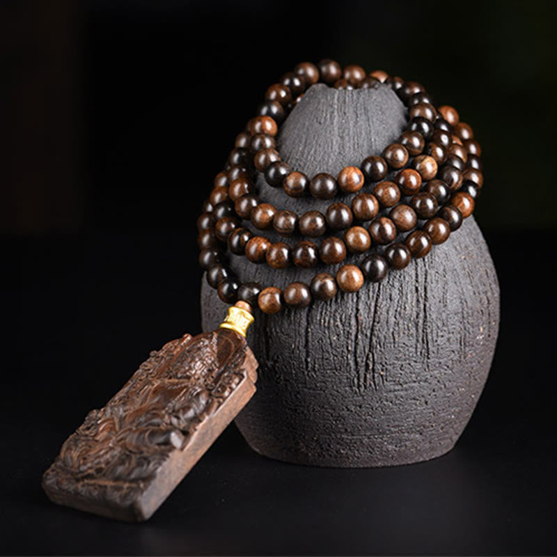 Collier en bois d'agar avec perles d'Avalokitesvara pour la force et la chance