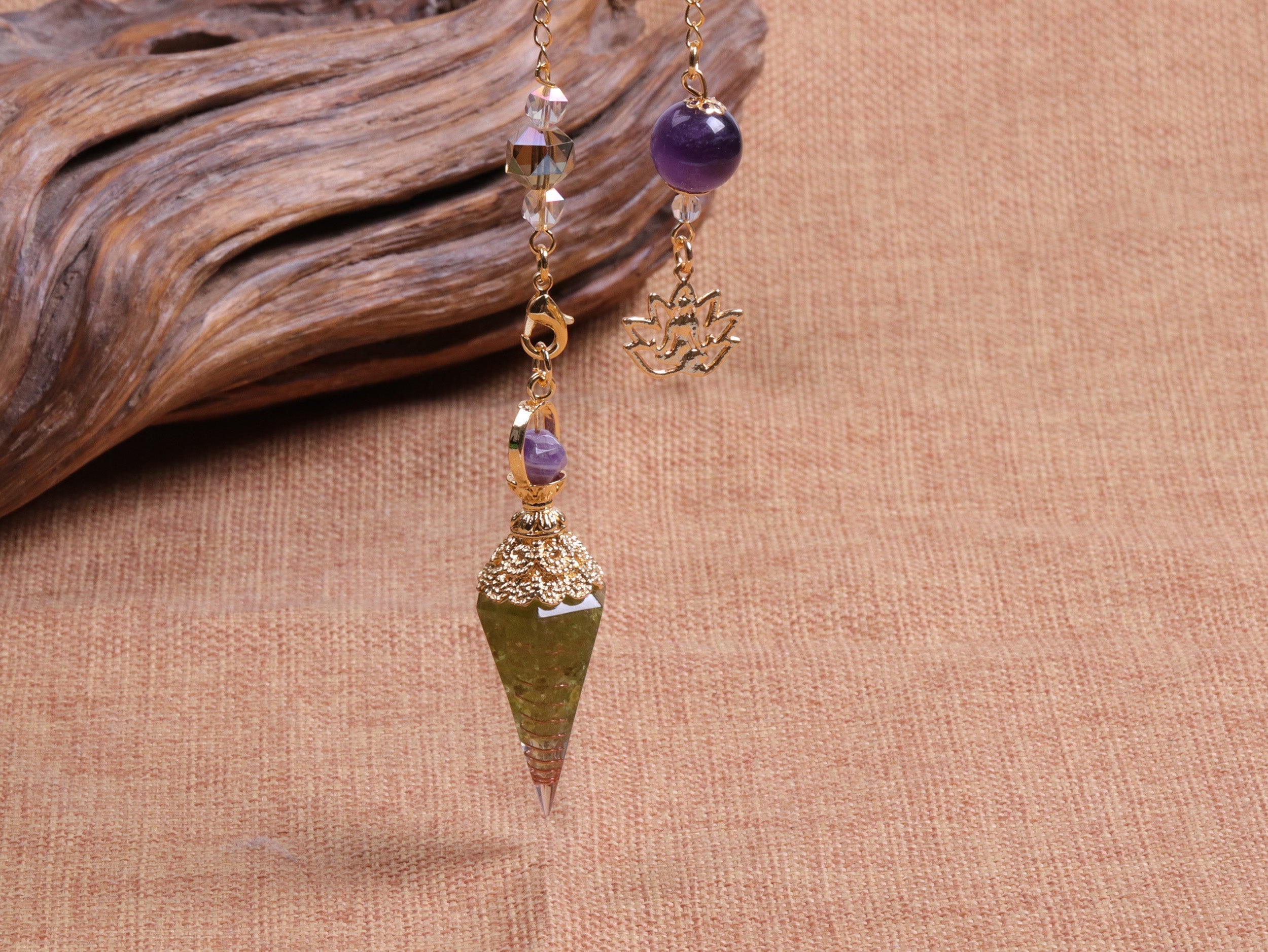Pendule en cristal d'orgone améthyste péridot