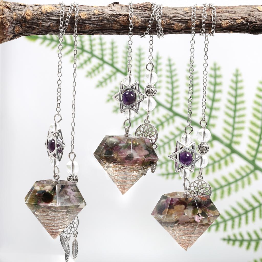 Pendule en cristal d'améthyste en forme d'étoile de David