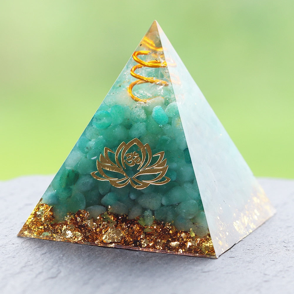 Pyramide d'abondance d'orgone en aventurine