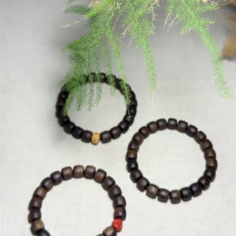 Bracelet de méditation en bois d'agar Bai Qinan pour la force 17 cm
