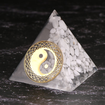 Pyramide Orgonite Yin Yang pour l'équilibre et l'harmonie