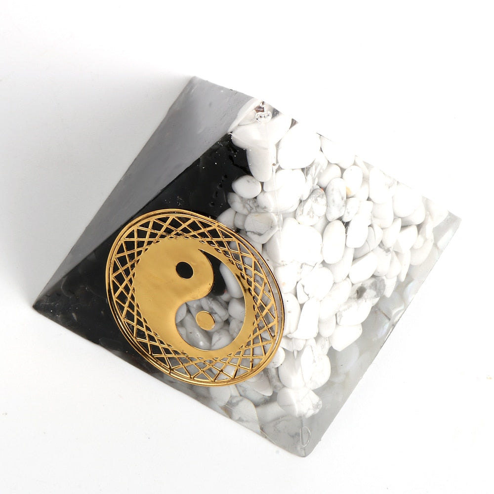 Équilibrer la pyramide d’orgonite Yin Yang