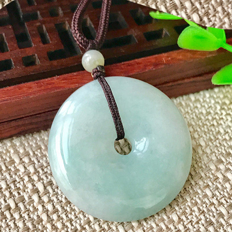 Collier pendentif en jade de 25 mm pour la chance et la prospérité