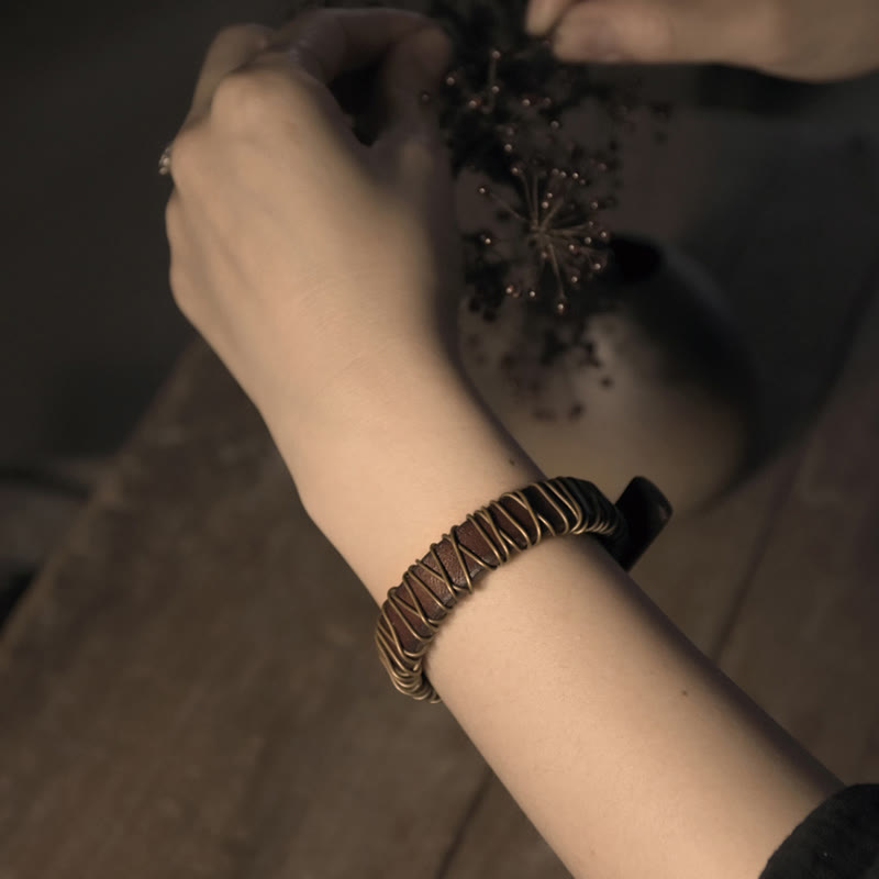 Bracelet d'équilibre spirituel en cuir noir et fil de cuivre