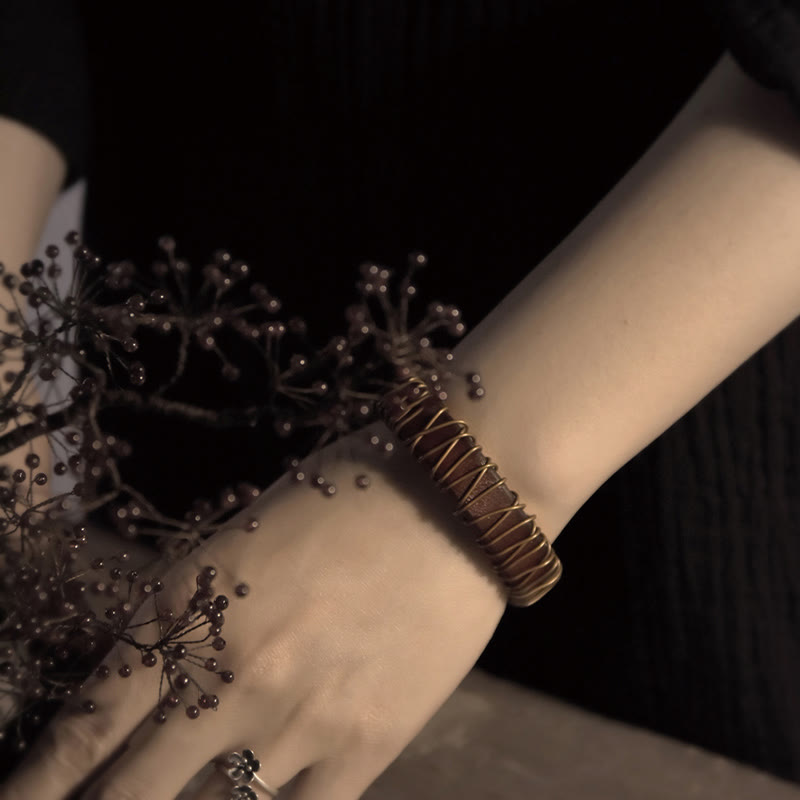 Bracelet d'équilibre spirituel en cuir noir et fil de cuivre
