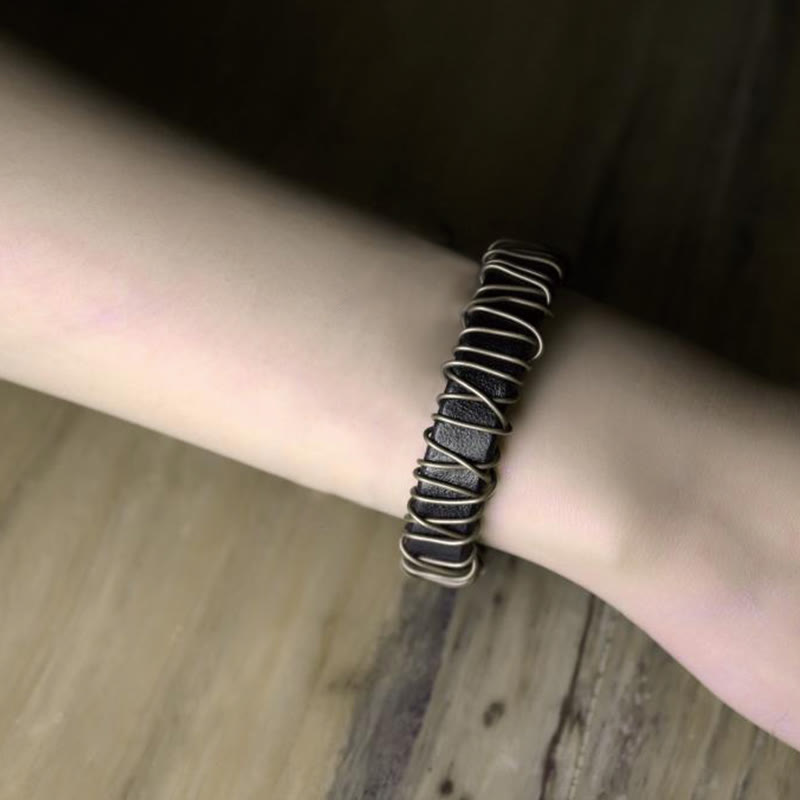 Bracelet d'équilibre spirituel en cuir noir et fil de cuivre