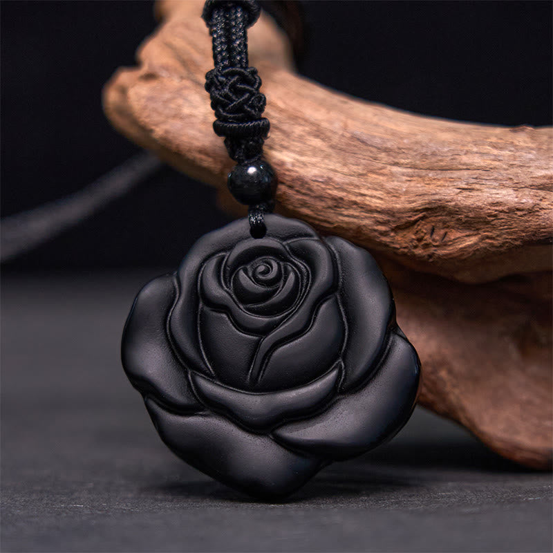 Collier pendentif rose en obsidienne noire pour la purification