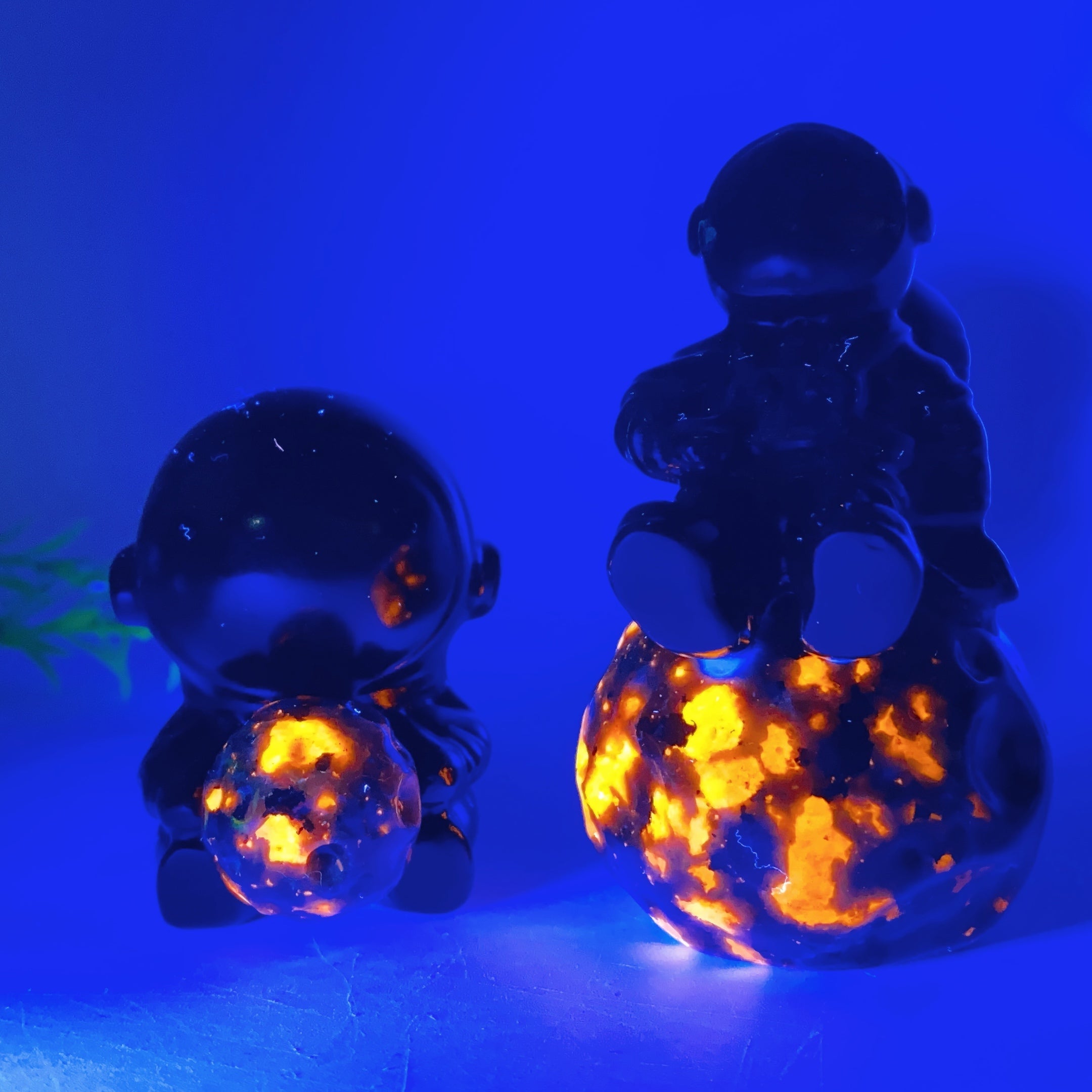 Black Obsidian Spaceman on Yooperlite Planet 2.3" 3.3" Crystal Figurine
