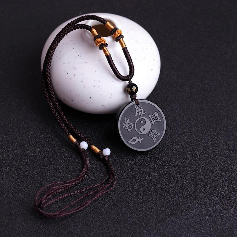 Collier pendentif force taoïste en obsidienne noire