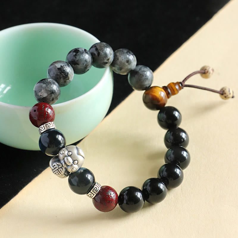 Bracelet de protection du personnage Fu en onyx noir