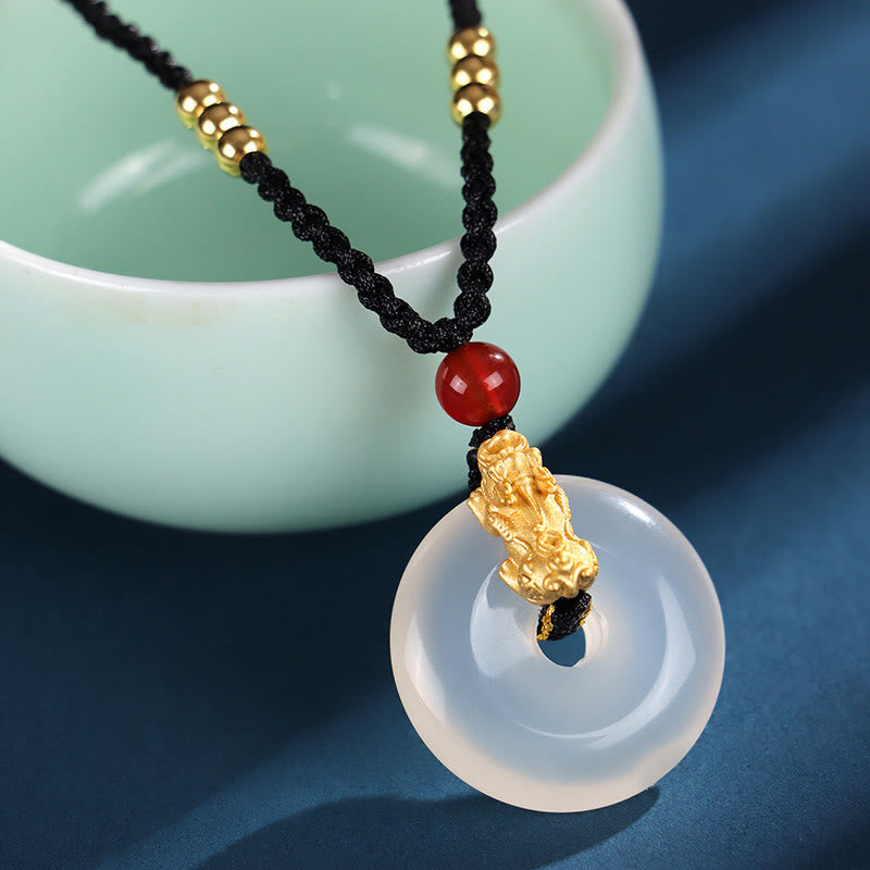 Collier Pixiu Fortune en onyx noir et agate blanche