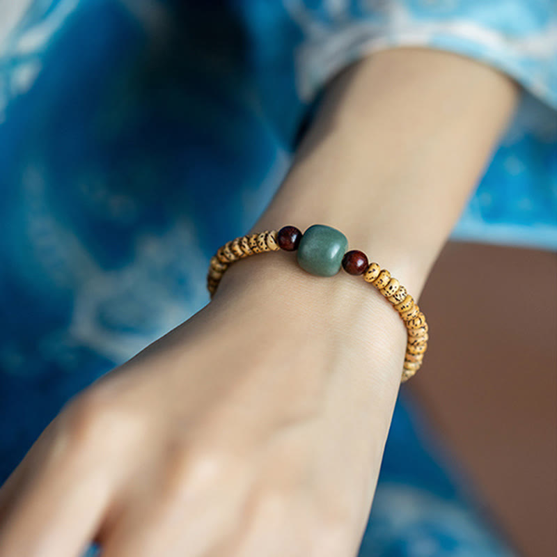 Bracelet de sagesse en bois de santal rouge à petites feuilles de graines de Bodhi pour la protection spirituelle