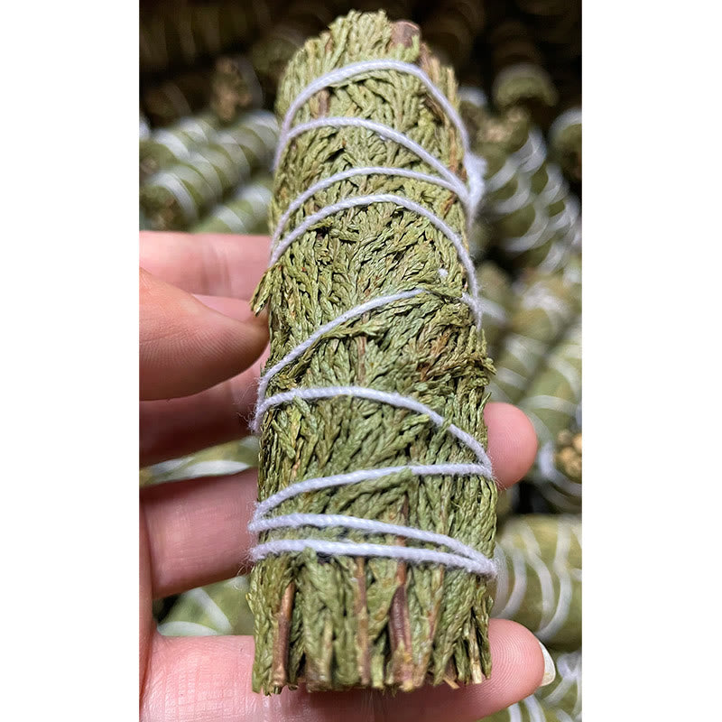 Bâtonnet de cèdre pour les rituels de purification et de méditation de la maison