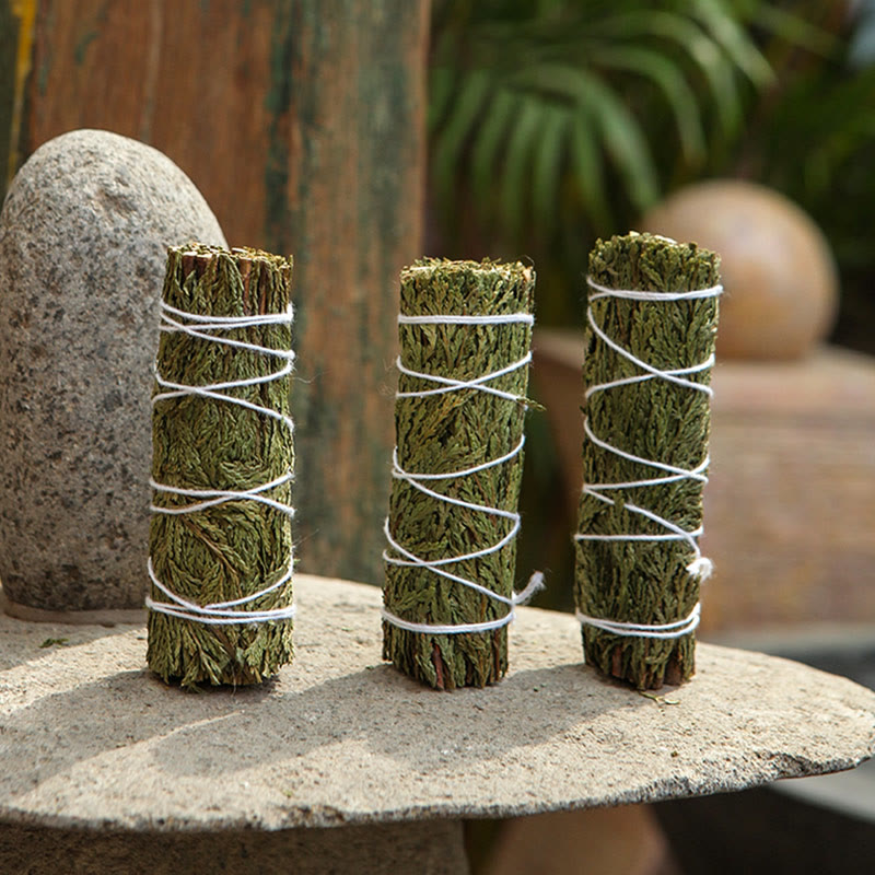 Bâtonnet de cèdre pour les rituels de purification et de méditation de la maison