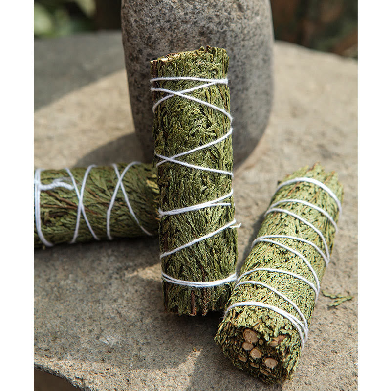 Bâtonnet de cèdre pour les rituels de purification et de méditation de la maison