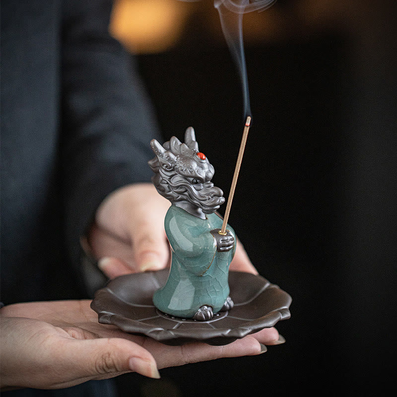 Brûleur d'encens en céramique en forme de dragon avec base en lotus et symbole Fu