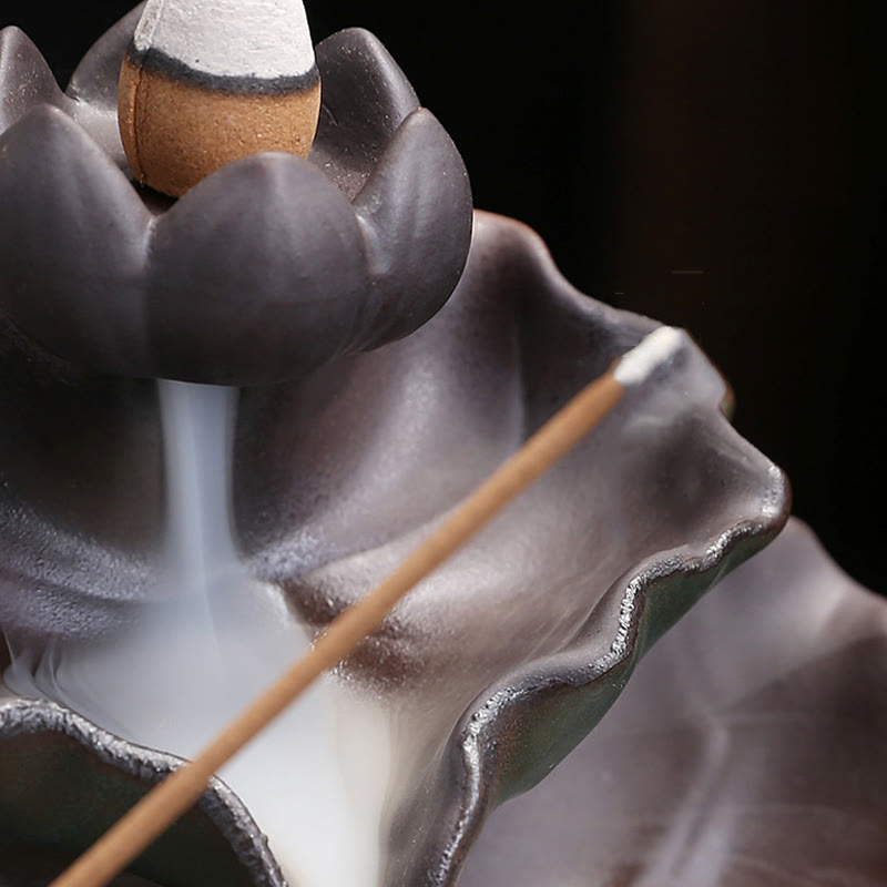 Brûleur d'encens en céramique, motif fleur de lotus, grenouille et papillon