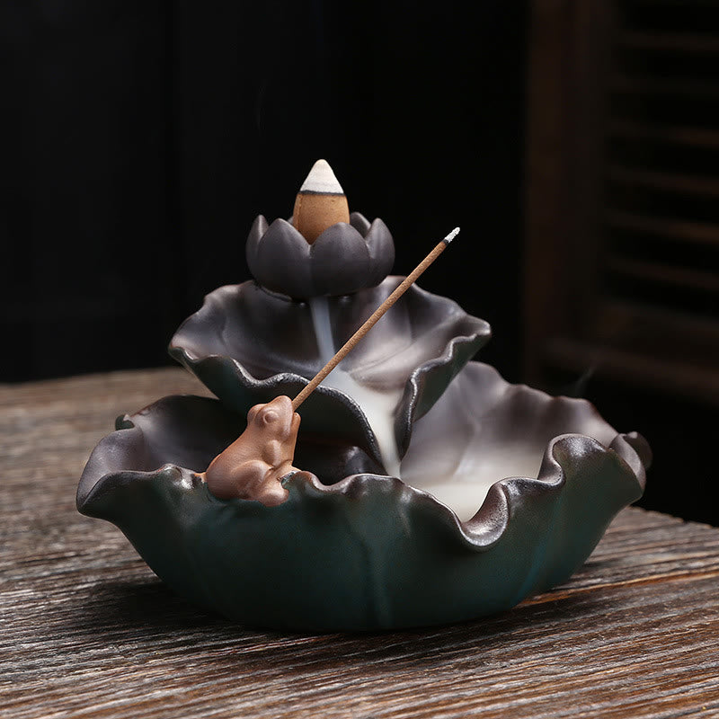 Brûleur d'encens en céramique, motif fleur de lotus, grenouille et papillon
