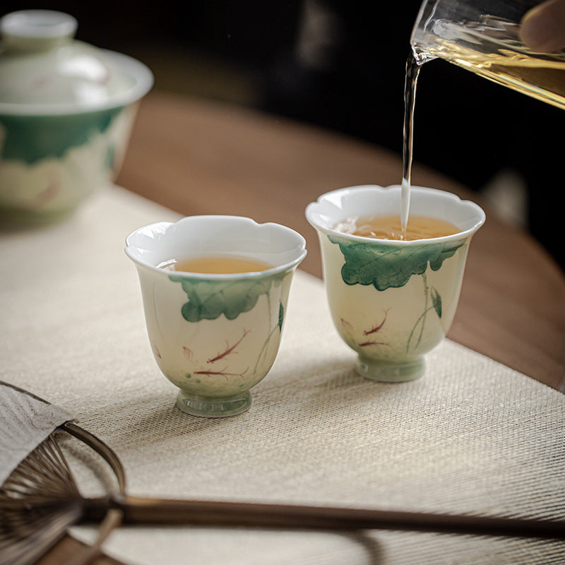 Tasse à thé en céramique motif carpe koï 65 ml, motif feuille de lotus