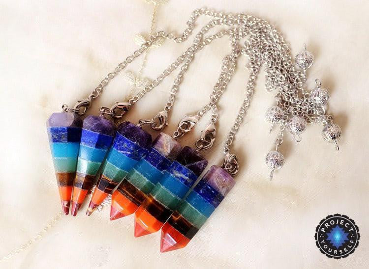 Pendule d'équilibrage des chakras avec cristaux de pierres précieuses