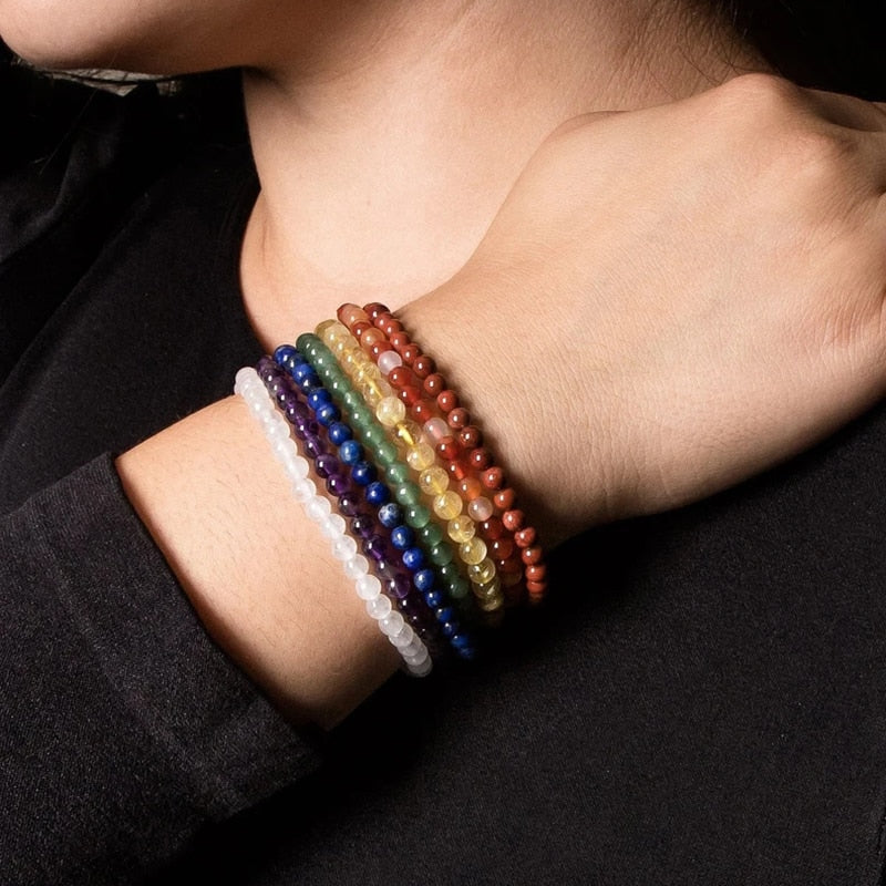 Collection de bracelets en pierres de guérison des chakras