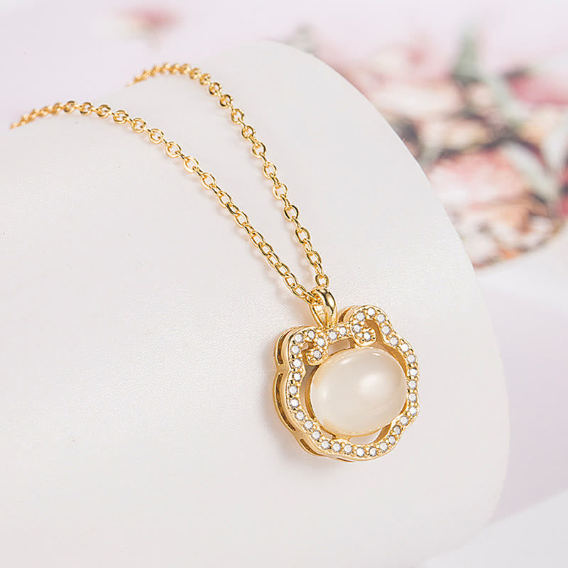 Collier en cristal positif Calcédoine Lock of Good Wishes