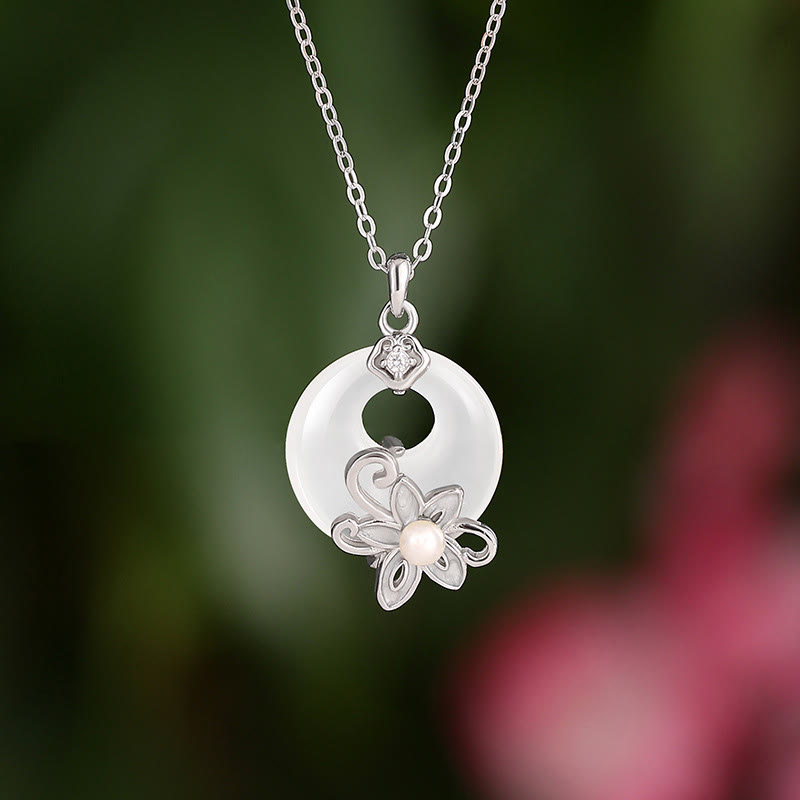 Collier Lotus en Calcédoine en Argent Sterling 999 pour la Paix et l'Harmonie