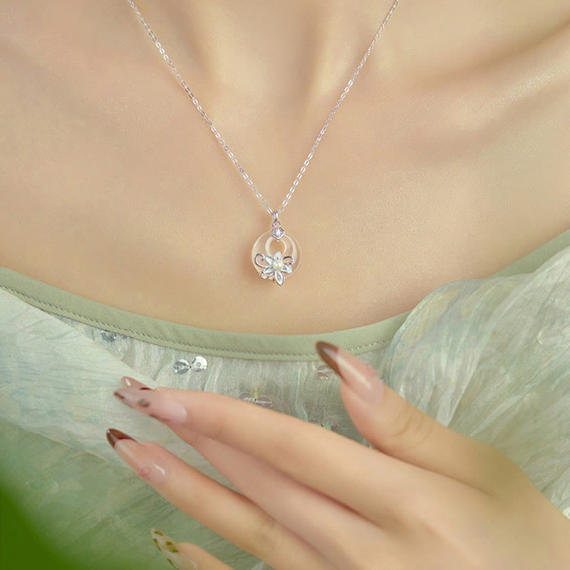 Collier Lotus en Calcédoine en Argent Sterling 999 pour la Paix et l'Harmonie