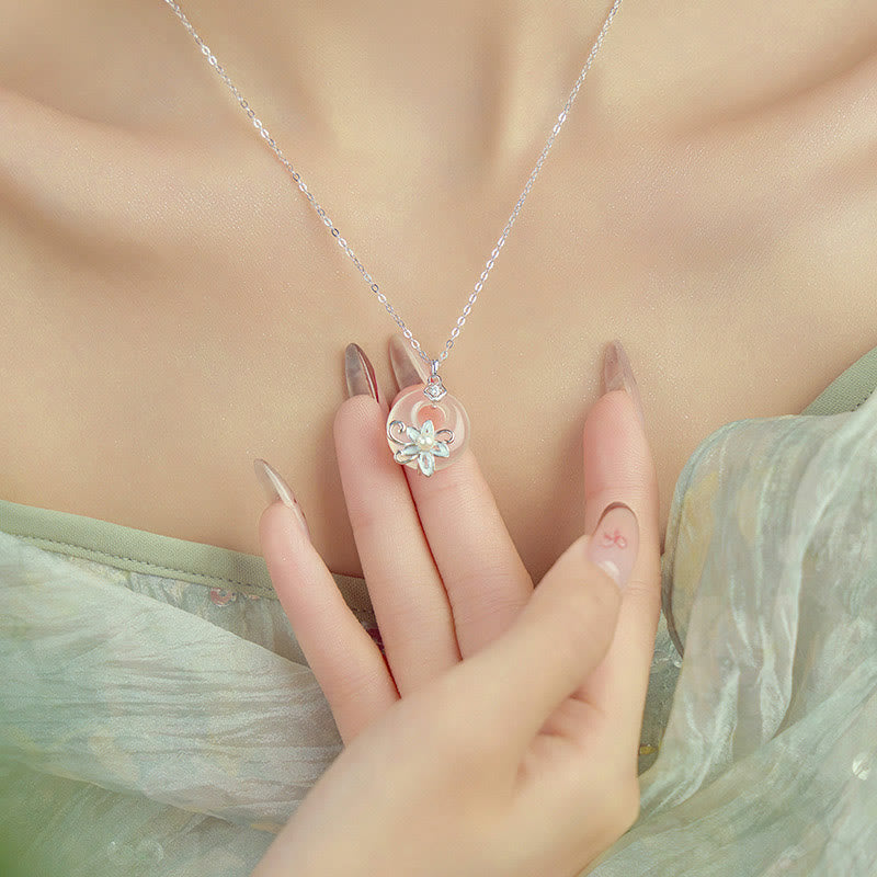 Collier Lotus en Calcédoine en Argent Sterling 999 pour la Paix et l'Harmonie