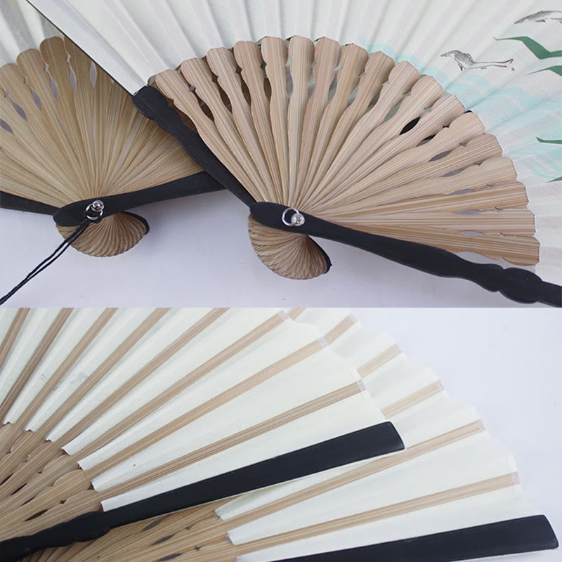 Éventail chinois pliable à motifs de bambou et de carpes koï
