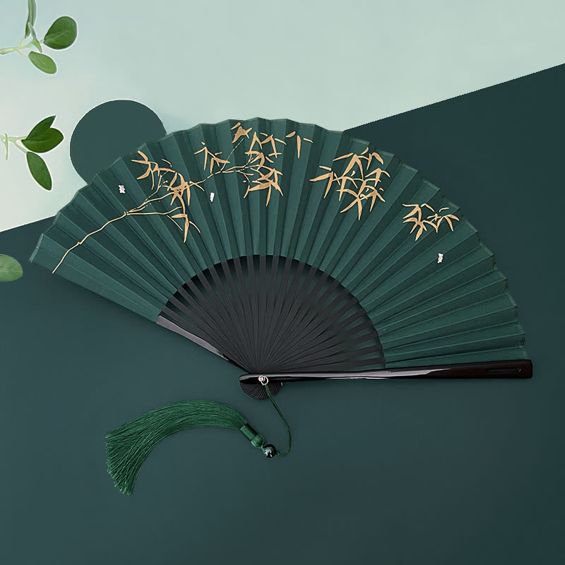 Éventail chinois pliable à motifs de bambou et de carpes koï